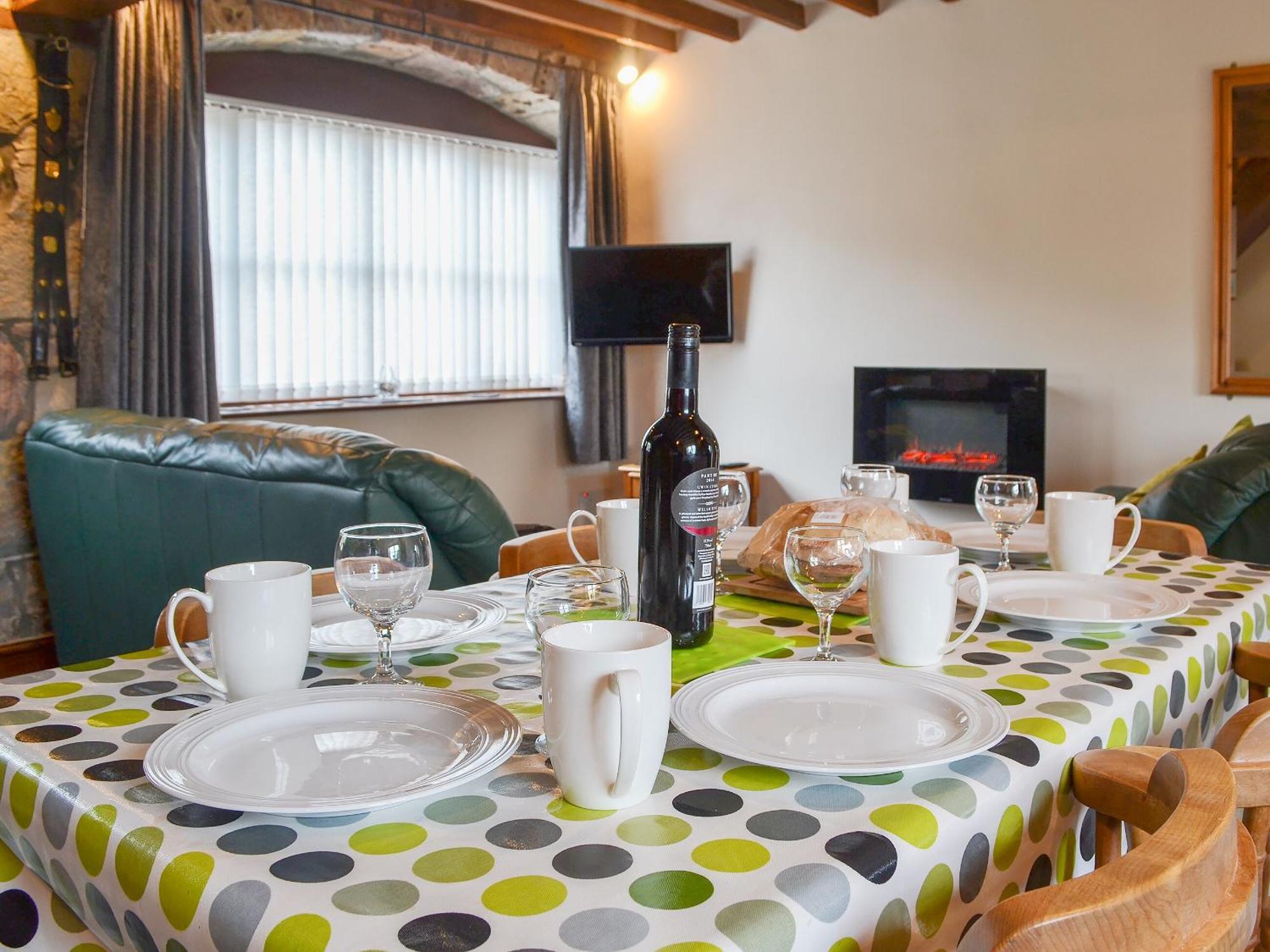 Hen Stabl - 16983 Villa Brynsiencyn Екстериор снимка