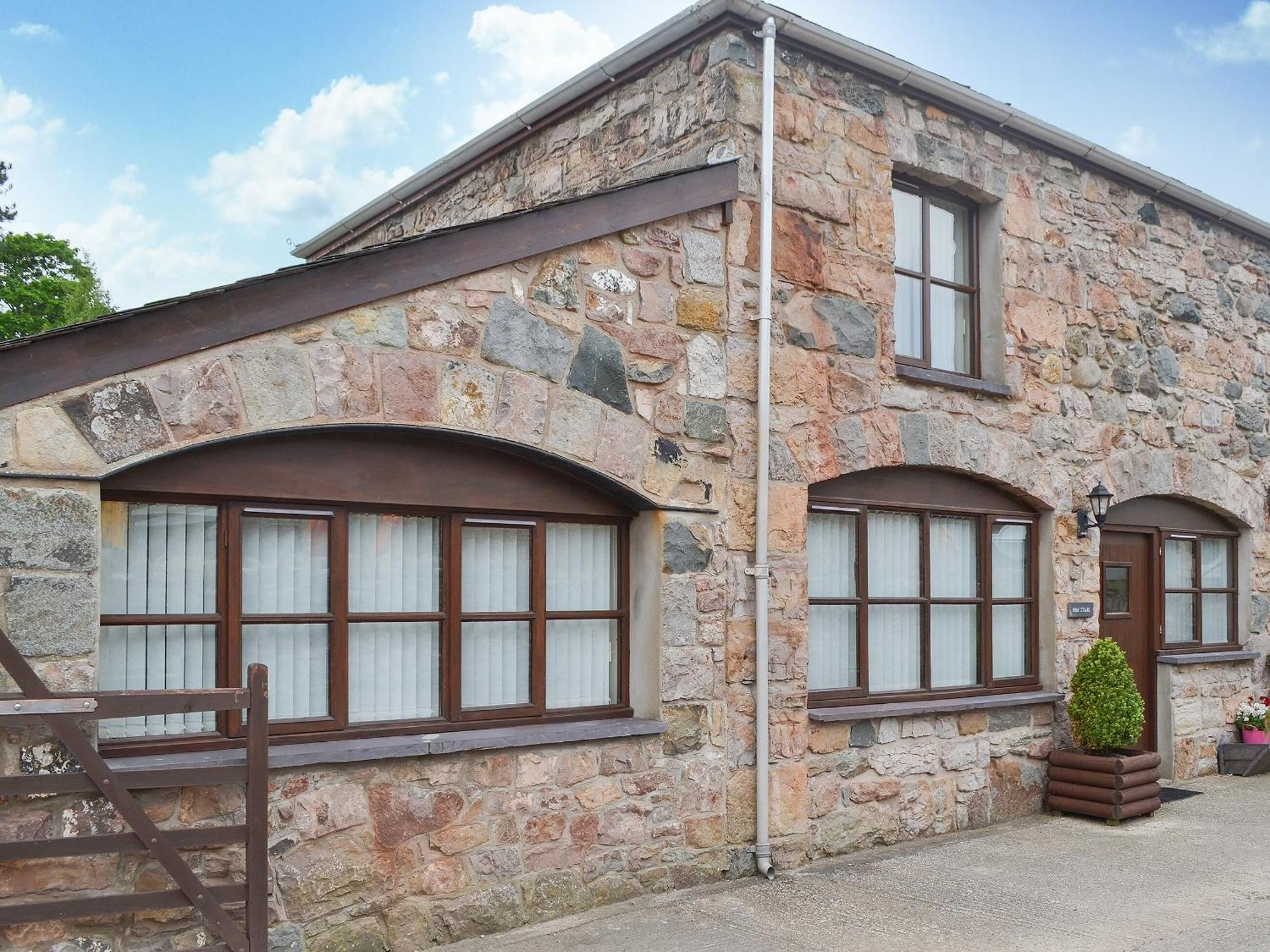 Hen Stabl - 16983 Villa Brynsiencyn Екстериор снимка